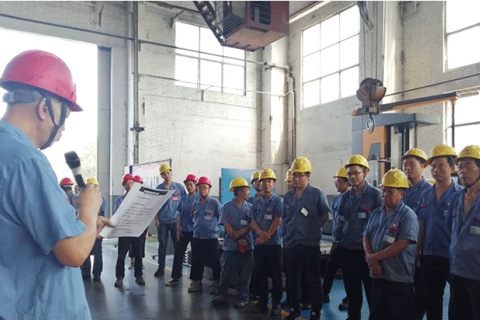 起重機(jī)技能比賽，廣維精英展示他們的技能